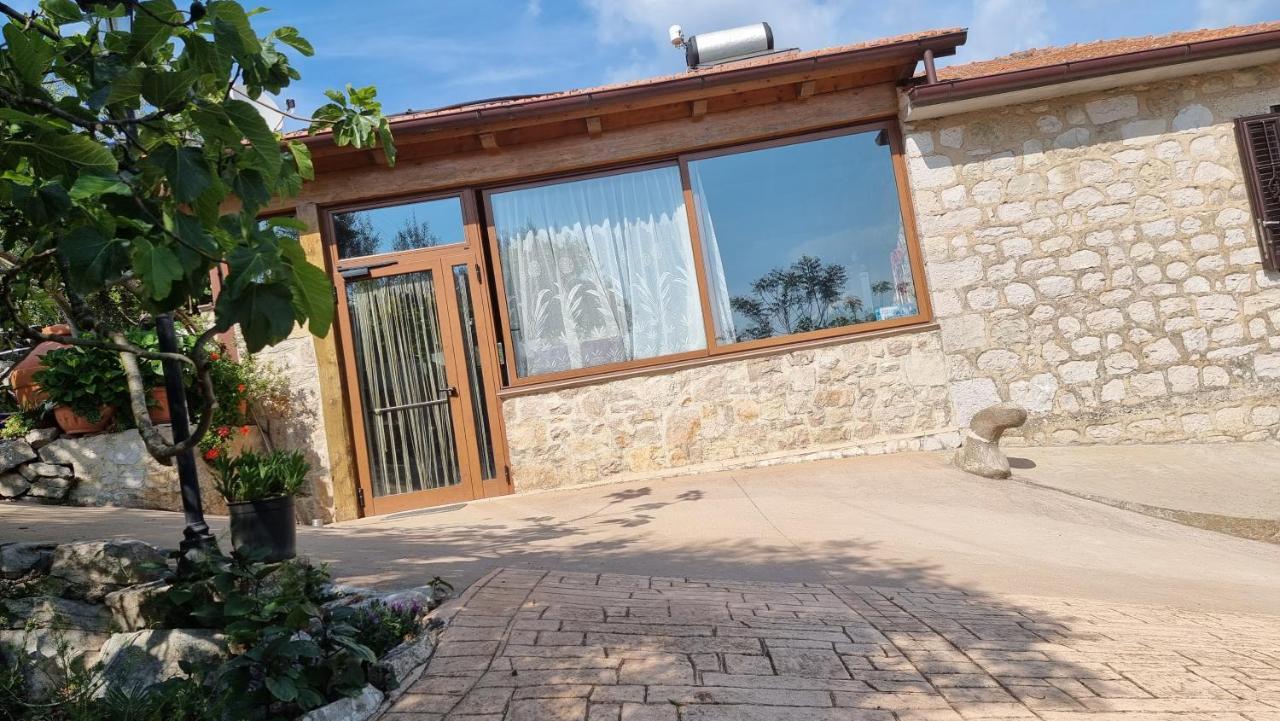 Villa Del Maestro Lenola Eksteriør bilde